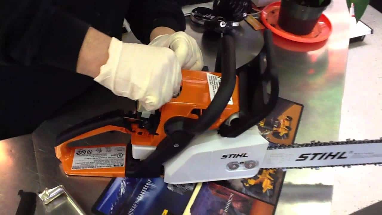 Chainsaw Safety: How To Use A Chainsaw Safely - Which?
